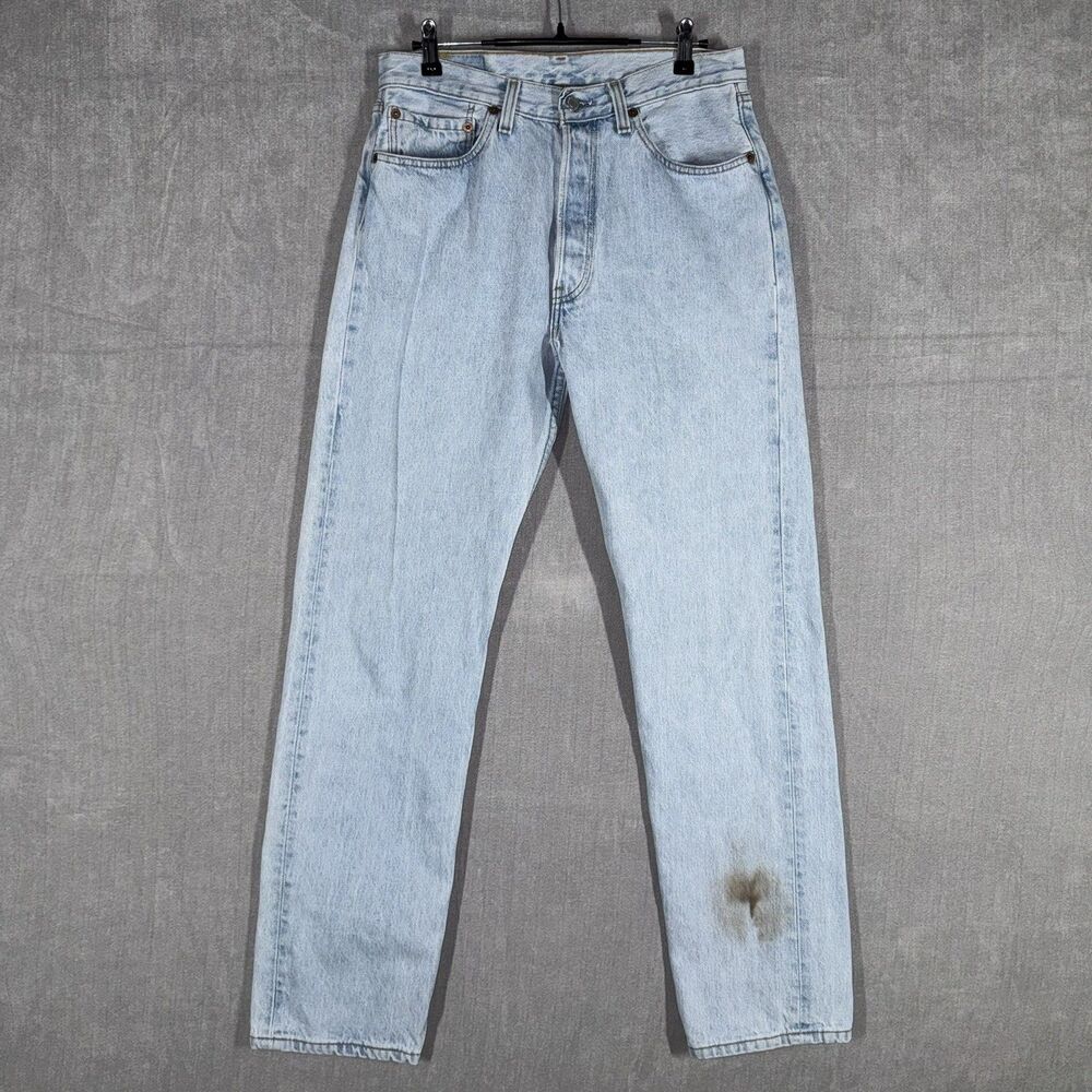 Vintage 90s Levi's 501 Jeans Women's 32x32 Made in USA Button Fly Light Wash